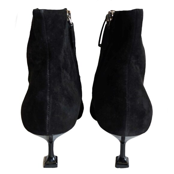 MIU MIU BLACK SUEDE LACEUP ANKLE BOOTS (39) - Picture 4 of 12